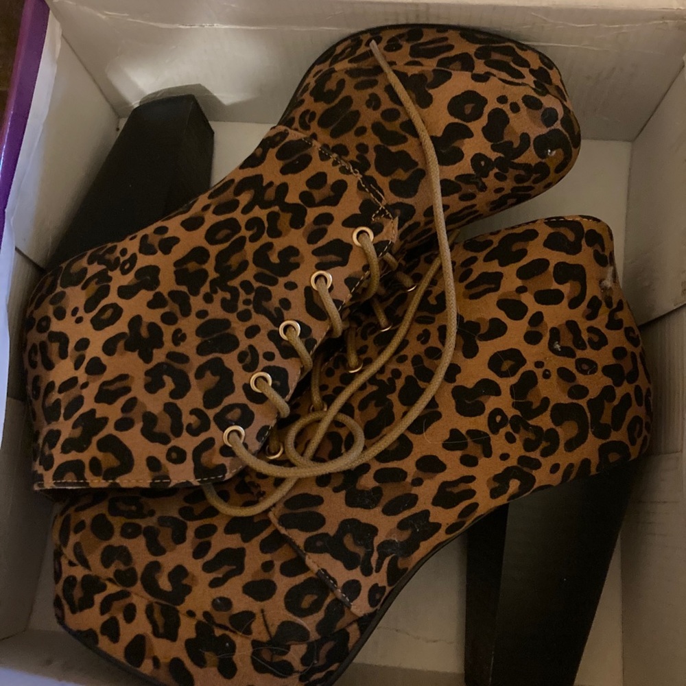 Leopard thick booties